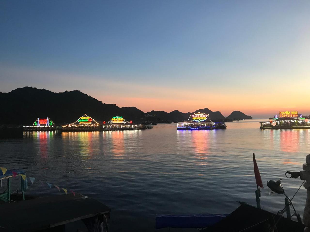 Ha Vy Hotel Cat Ba Island Esterno foto